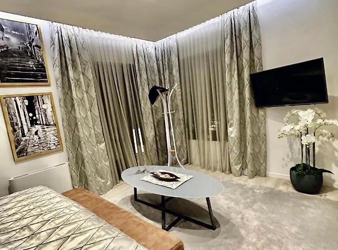 Night Pearl Apartment