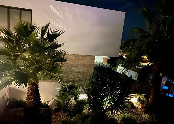 Apartment Night Pearl *